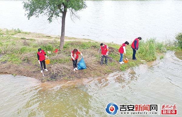 水面保洁护生态BOB半岛(图1)