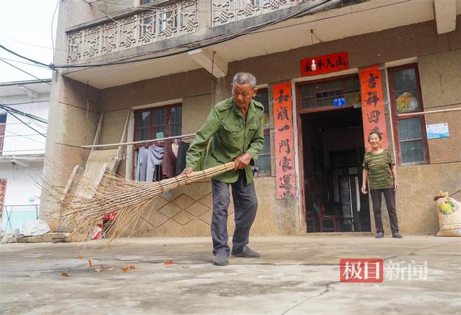 武汉江夏艾岭村没有保洁员人人都是“保洁bob半岛体育员”(图3)